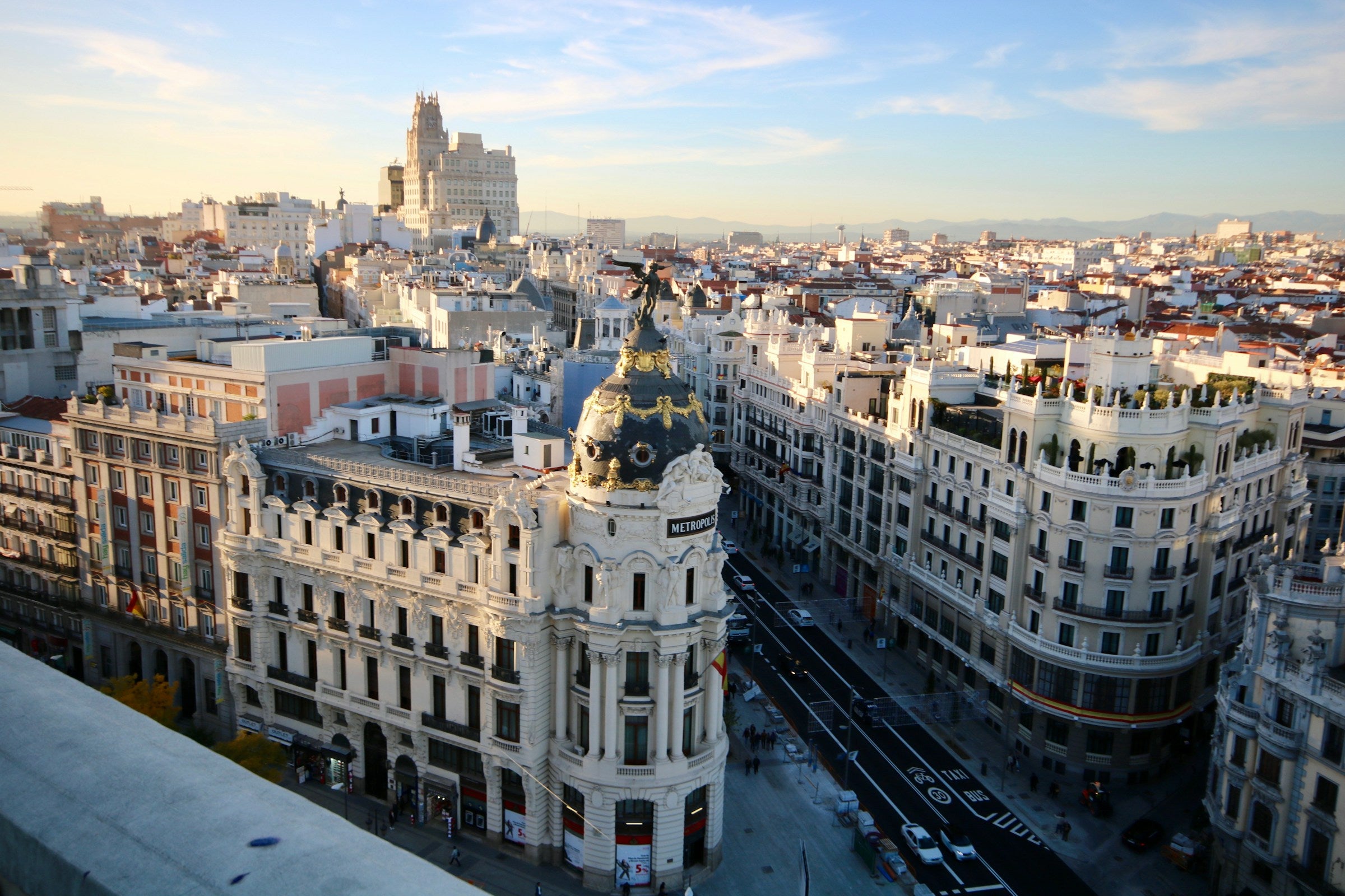 Gran Vía and the Edificio Metrópolis on the Madrid skyline, Spain